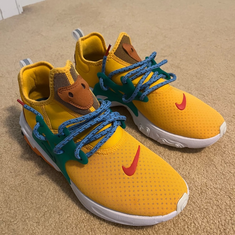 Nike React Presto University Gold